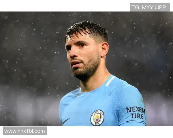 每一位足球球星都是独一无二的闪光点，他们的才华与努力成就了不朽传奇