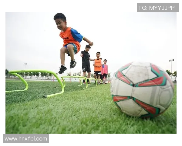 聚焦绿茵场足球巨星精彩瞬间小人照片演绎无限激情 聚焦绿茵场足球巨星精彩瞬间小人照片演绎无限激情